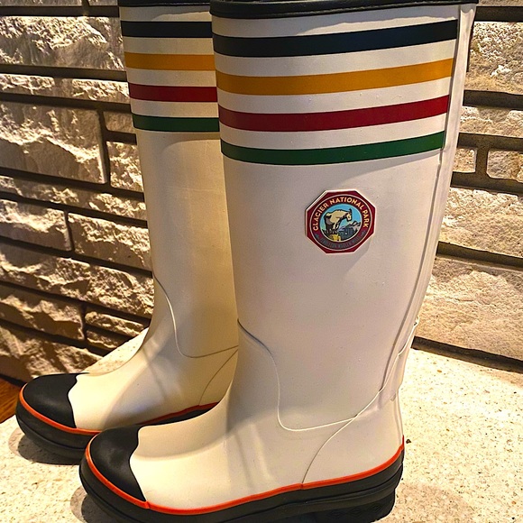 Glacier National Park, Limited Edition Pendleton Boots & Camping Blanket - Picture 3 of 8